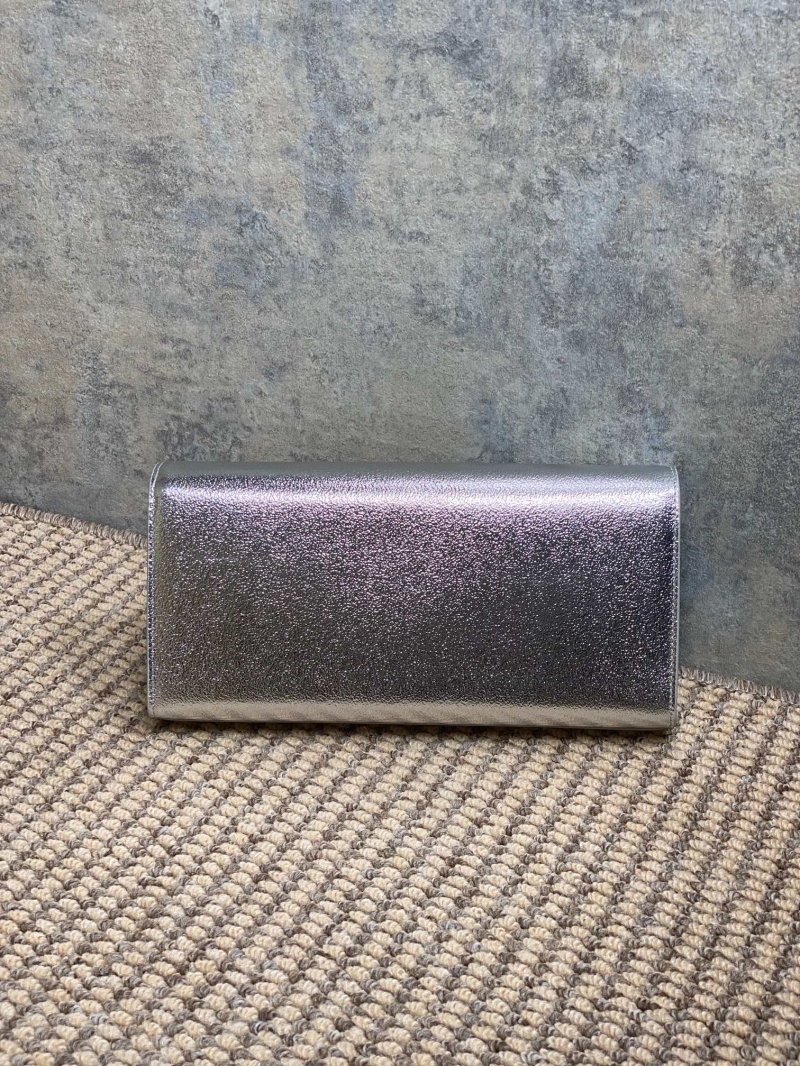 Y51 clutch bags